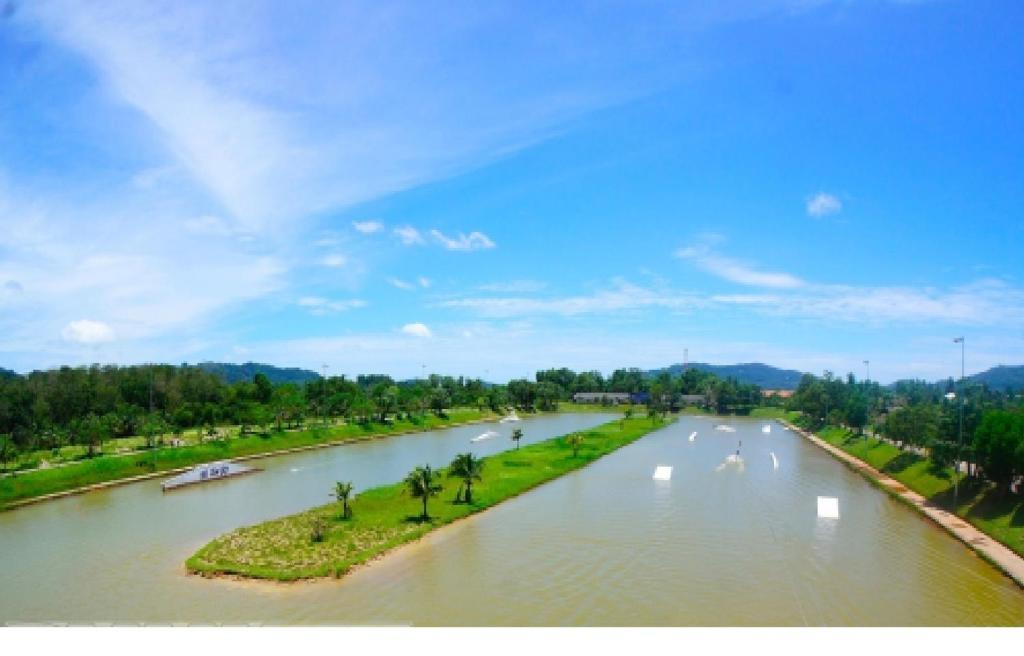 Phuket Wake Park Hotel Kathu Exterior photo