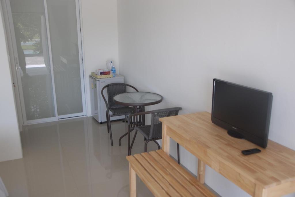 Phuket Wake Park Hotel Kathu Room photo